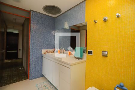 Casa à venda com 440m², 4 quartos e 4 vagasBanheiro do Quarto 3