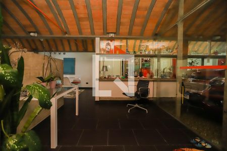 Casa à venda com 440m², 4 quartos e 4 vagasSala