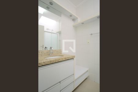 Casa de condomínio à venda com 144m², 3 quartos e 2 vagasBanheiro da Suíte