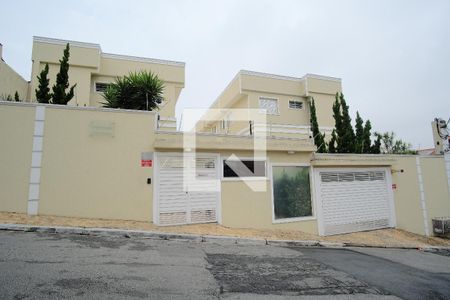 Casa de condomínio à venda com 144m², 3 quartos e 2 vagasFachada