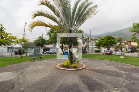 Casa de condomínio à venda com 270m², 3 quartos e sem vaga Casa de condomínio à venda com 270m², 3 quartos e sem vagaPraça