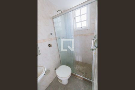 Casa de condomínio à venda com 270m², 3 quartos e sem vaga Casa de condomínio à venda com 270m², 3 quartos e sem vagaBanheiro Social 1