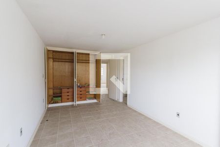 Casa de condomínio à venda com 270m², 3 quartos e sem vaga Casa de condomínio à venda com 270m², 3 quartos e sem vagaQuarto 3 - Suíte