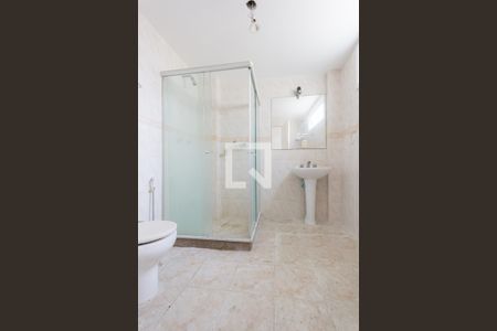 Casa de condomínio à venda com 270m², 3 quartos e sem vaga Casa de condomínio à venda com 270m², 3 quartos e sem vagaBanheiro da Suíte