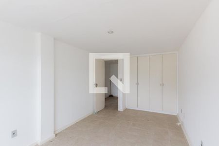 Casa de condomínio à venda com 270m², 3 quartos e sem vaga Casa de condomínio à venda com 270m², 3 quartos e sem vagaQuarto 1