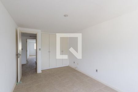 Casa de condomínio à venda com 270m², 3 quartos e sem vaga Casa de condomínio à venda com 270m², 3 quartos e sem vagaQuarto 1