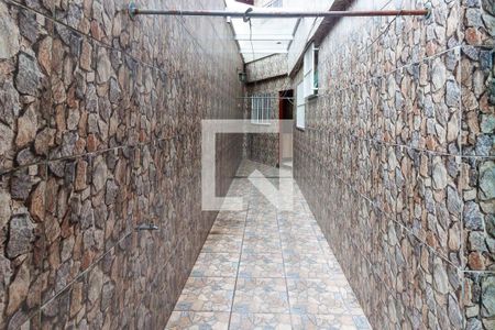 Casa à venda com 56m², 3 quartos e 1 vaga Casa à venda com 56m², 3 quartos e 1 vagaCorredor externo
