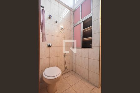 Casa à venda com 136m², 2 quartos e 2 vagasBanheiro