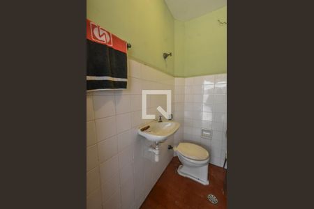 Casa à venda com 136m², 2 quartos e 2 vagasBanheiro de Serviços