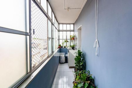 Apartamento à venda com 100m², 2 quartos e sem vaga Apartamento à venda com 100m², 2 quartos e sem vagaLavanderia