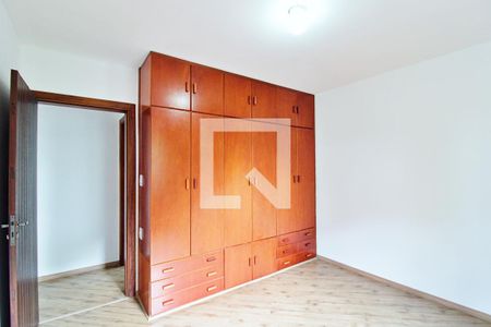 Casa à venda com 340m², 4 quartos e 6 vagas Casa à venda com 340m², 4 quartos e 6 vagasQuarto 3