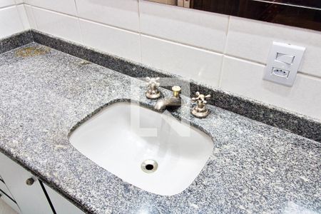 Casa à venda com 340m², 4 quartos e 6 vagas Casa à venda com 340m², 4 quartos e 6 vagasBanheiro da Suíte