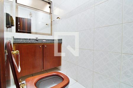 Casa à venda com 340m², 4 quartos e 6 vagas Casa à venda com 340m², 4 quartos e 6 vagasLavabo