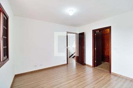 Casa à venda com 340m², 4 quartos e 6 vagas Casa à venda com 340m², 4 quartos e 6 vagasSuíte