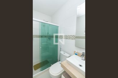 Apartamento à venda com 77m², 2 quartos e 1 vagaBanheiro da suíte