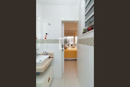 Apartamento à venda com 77m², 2 quartos e 1 vagaBanheiro da suíte