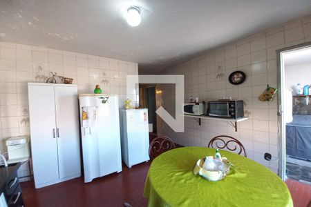 Casa à venda com 200m², 2 quartos e 2 vagas Casa à venda com 200m², 2 quartos e 2 vagasCozinha