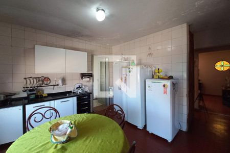 Casa à venda com 200m², 2 quartos e 2 vagas Casa à venda com 200m², 2 quartos e 2 vagasCozinha