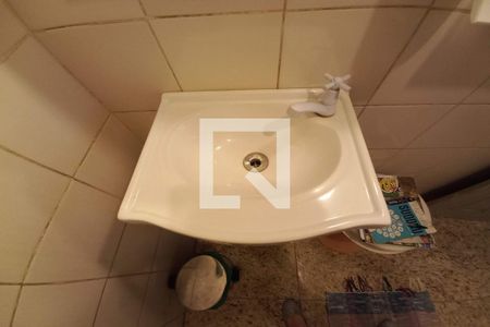 Casa à venda com 200m², 2 quartos e 2 vagas Casa à venda com 200m², 2 quartos e 2 vagasBanheiro Social