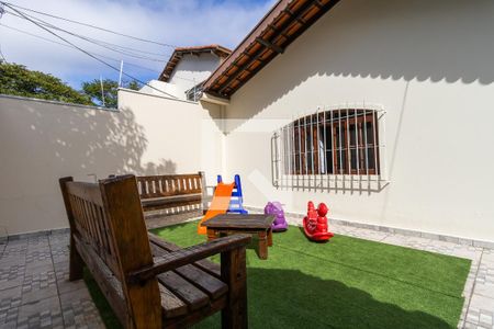 Casa à venda com 145m², 3 quartos e 2 vagasÁrea Externa