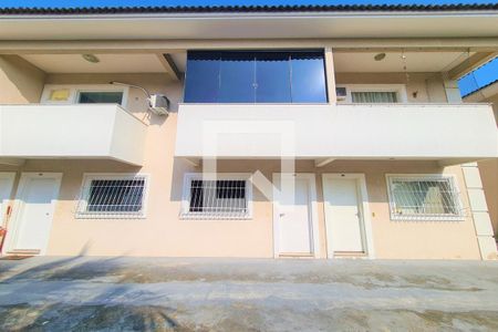 Casa de condomínio à venda com 70m², 2 quartos e 1 vaga Casa de condomínio à venda com 70m², 2 quartos e 1 vagaFachada da Casa