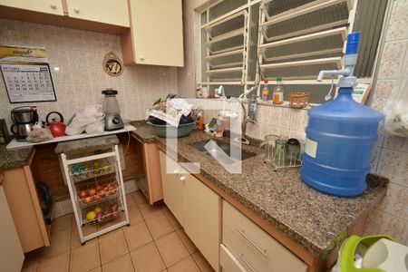 Casa à venda com 101m², 4 quartos e 2 vagas Casa à venda com 101m², 4 quartos e 2 vagasCozinha