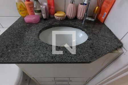 Banheiro de apartamento à venda com 2 quartos, 42m² em Fazenda Morumbi, São Paulo
