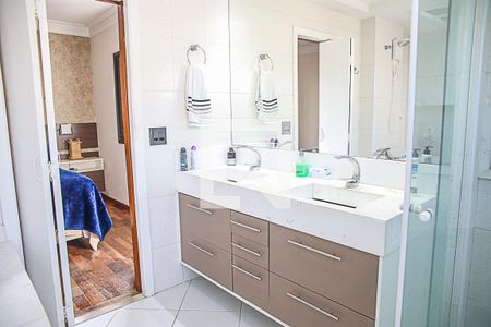 Apartamento à venda com 260m², 3 quartos e 2 vagasBanheiro da Suíte 3