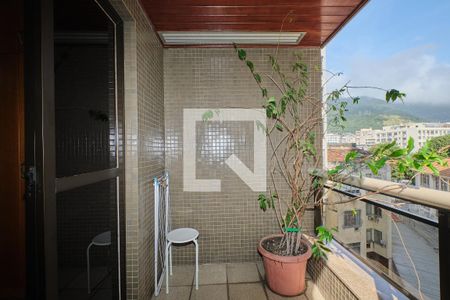 Apartamento à venda com 152m², 3 quartos e 2 vagas Apartamento à venda com 152m², 3 quartos e 2 vagasQuarto Suíte Varanda