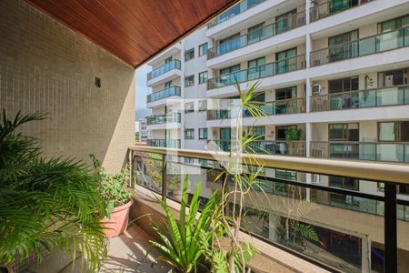 Apartamento à venda com 152m², 3 quartos e 2 vagas Apartamento à venda com 152m², 3 quartos e 2 vagasQuarto 2 Varanda