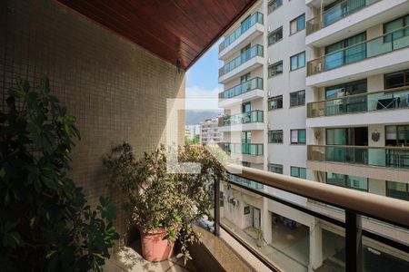 Apartamento à venda com 152m², 3 quartos e 2 vagas Apartamento à venda com 152m², 3 quartos e 2 vagasQuarto 3 Varanda