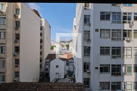 Apartamento à venda com 152m², 3 quartos e 2 vagas Apartamento à venda com 152m², 3 quartos e 2 vagasQuarto de Serviço Vista