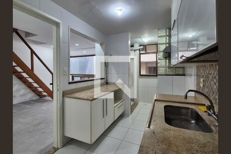 Apartamento à venda com 122m², 2 quartos e 2 vagasCozinha