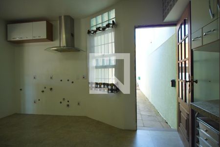 Casa à venda com 253m², 3 quartos e 2 vagasCozinha