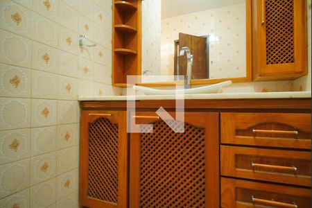 Casa à venda com 253m², 3 quartos e 2 vagasBanheiro do corredor