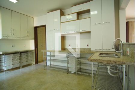 Casa à venda com 253m², 3 quartos e 2 vagasCozinha