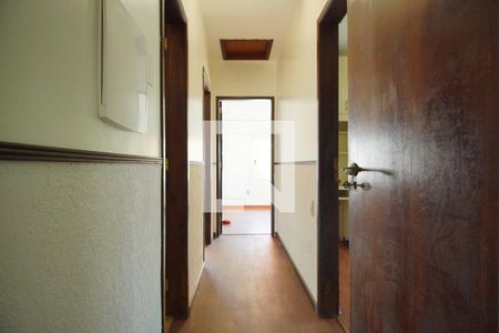 Casa à venda com 253m², 3 quartos e 2 vagasCorredor