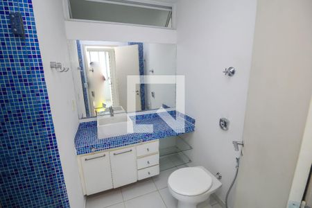 Apartamento à venda com 56m², 2 quartos e sem vaga Apartamento à venda com 56m², 2 quartos e sem vagaBanheiro Social