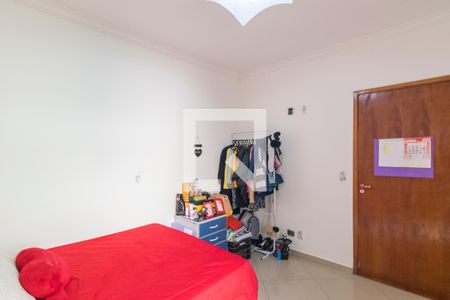 Casa à venda com 180m², 3 quartos e 4 vagas Casa à venda com 180m², 3 quartos e 4 vagasQuarto 2 Suite