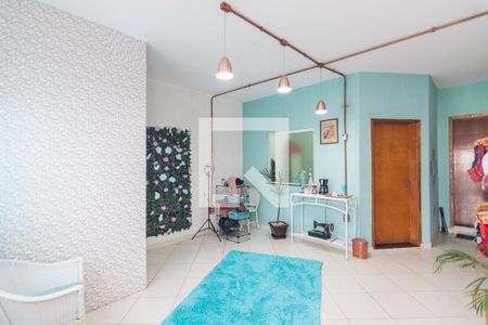 Casa à venda com 180m², 3 quartos e 4 vagas Casa à venda com 180m², 3 quartos e 4 vagasGaragem