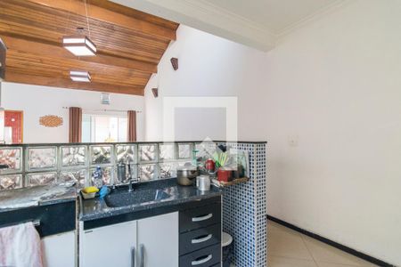 Casa à venda com 180m², 3 quartos e 4 vagas Casa à venda com 180m², 3 quartos e 4 vagasCozinha
