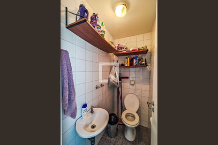 Apartamento à venda com 68m², 3 quartos e 2 vagas Apartamento à venda com 68m², 3 quartos e 2 vagasÁrea de Serviço - Banheiro