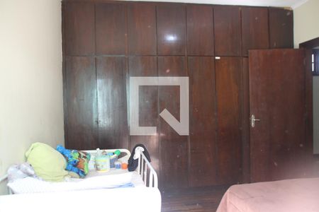 Casa à venda com 350m², 4 quartos e 3 vagasQuarto Suíte