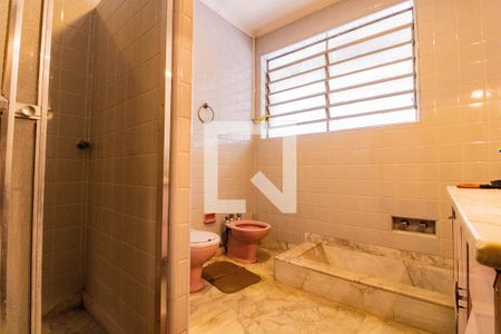 Casa para alugar com 379m², 5 quartos e 2 vagasBanheiro Corredor