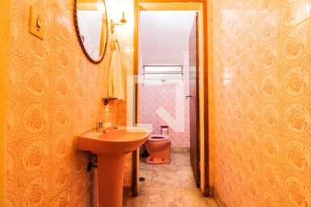 Casa para alugar com 379m², 5 quartos e 2 vagasBanheiro de Serviço