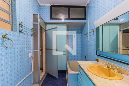 Apartamento à venda com 205m², 3 quartos e 1 vaga Apartamento à venda com 205m², 3 quartos e 1 vagaBanheiro da Suite