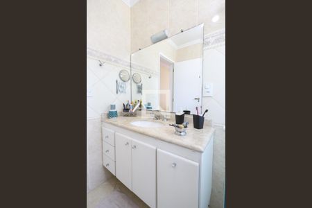 Casa à venda com 185m², 3 quartos e 4 vagas Casa à venda com 185m², 3 quartos e 4 vagasSuíte 1 Banheiro