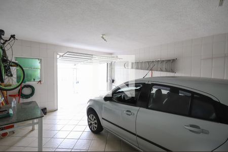 Casa à venda com 185m², 3 quartos e 4 vagas Casa à venda com 185m², 3 quartos e 4 vagasGaragem