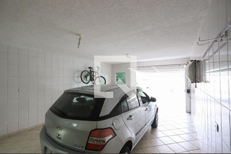 Casa à venda com 185m², 3 quartos e 4 vagas Casa à venda com 185m², 3 quartos e 4 vagasGaragem