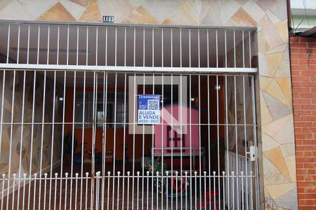 Casa à venda com 125m², 2 quartos e 2 vagas Casa à venda com 125m², 2 quartos e 2 vagasFachada e placa